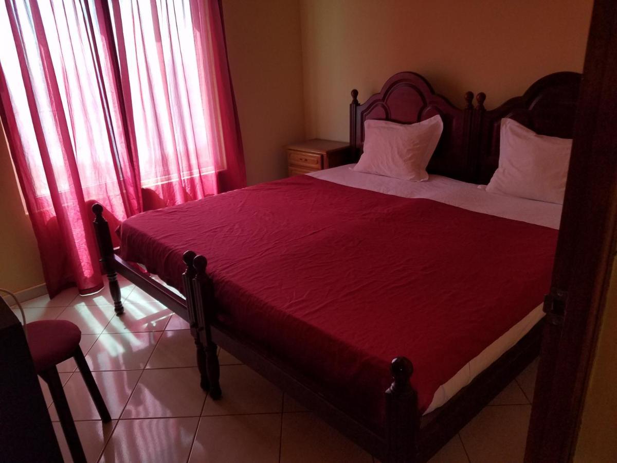Chez Albino Guest House Sao Filipe Bagian luar foto